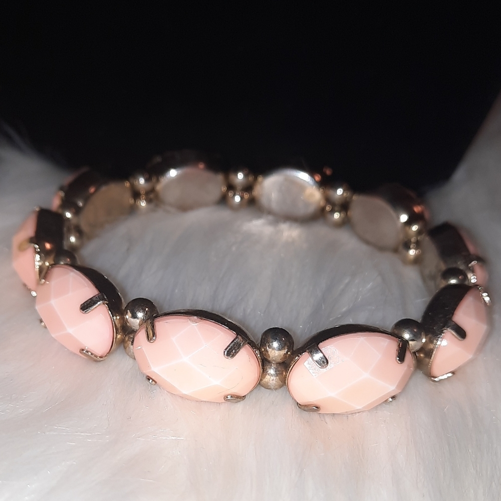 Stretch Fashion Bracelet oval-shaped pale pink faceted